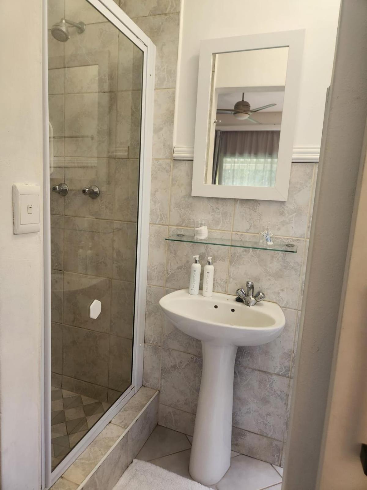 ריצ'רדס ביי Hillton Manor Guest House מראה חיצוני תמונה